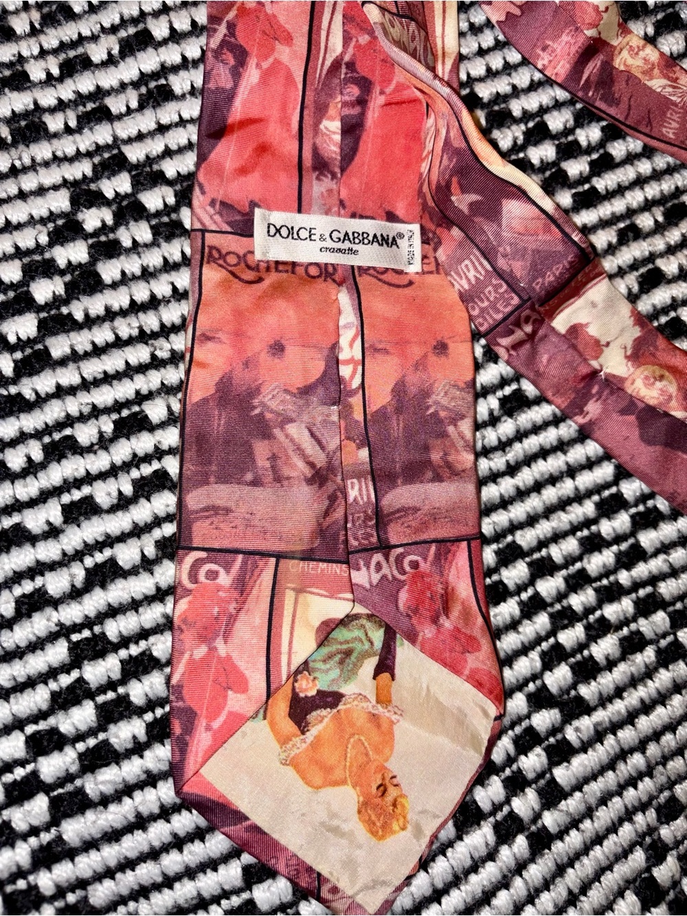 Dolce & Gabbana 90s Pin Up / Peek a boo Graphic Silk Tie - Picture 6 of 13